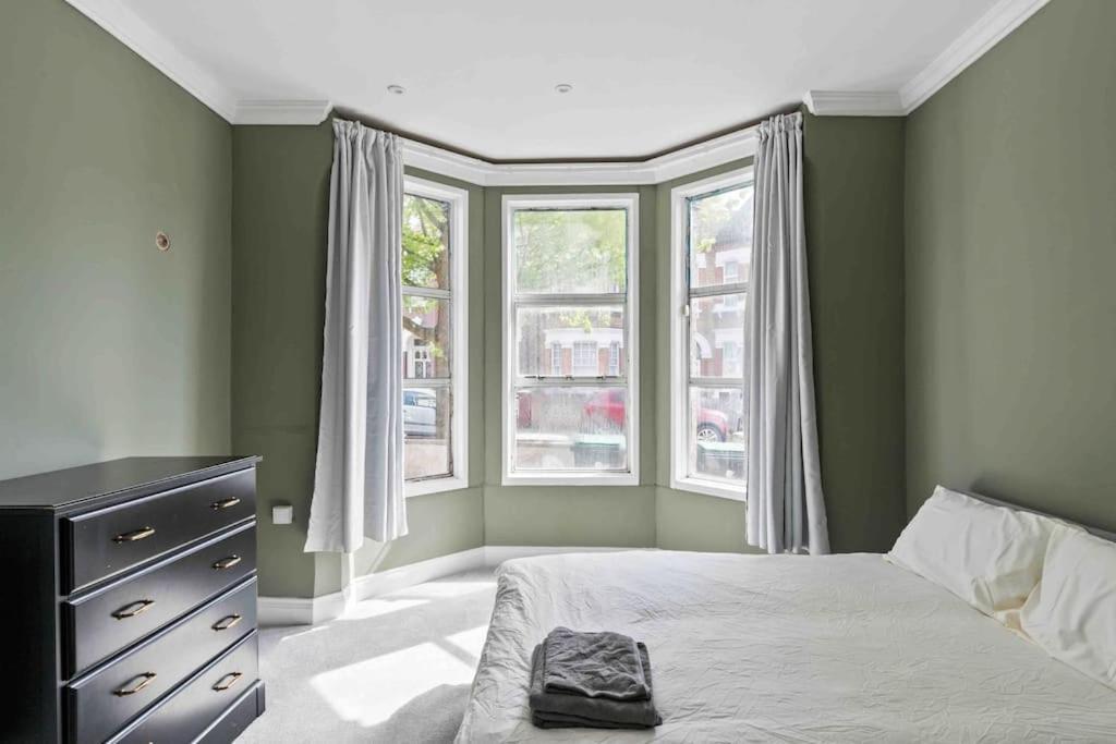 Modern 3 Bed Apartment In Tottenham Londres Exterior foto