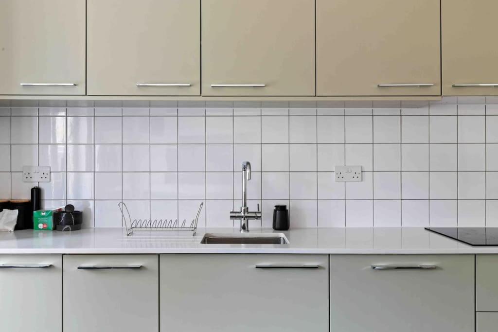 Modern 3 Bed Apartment In Tottenham Londres Exterior foto